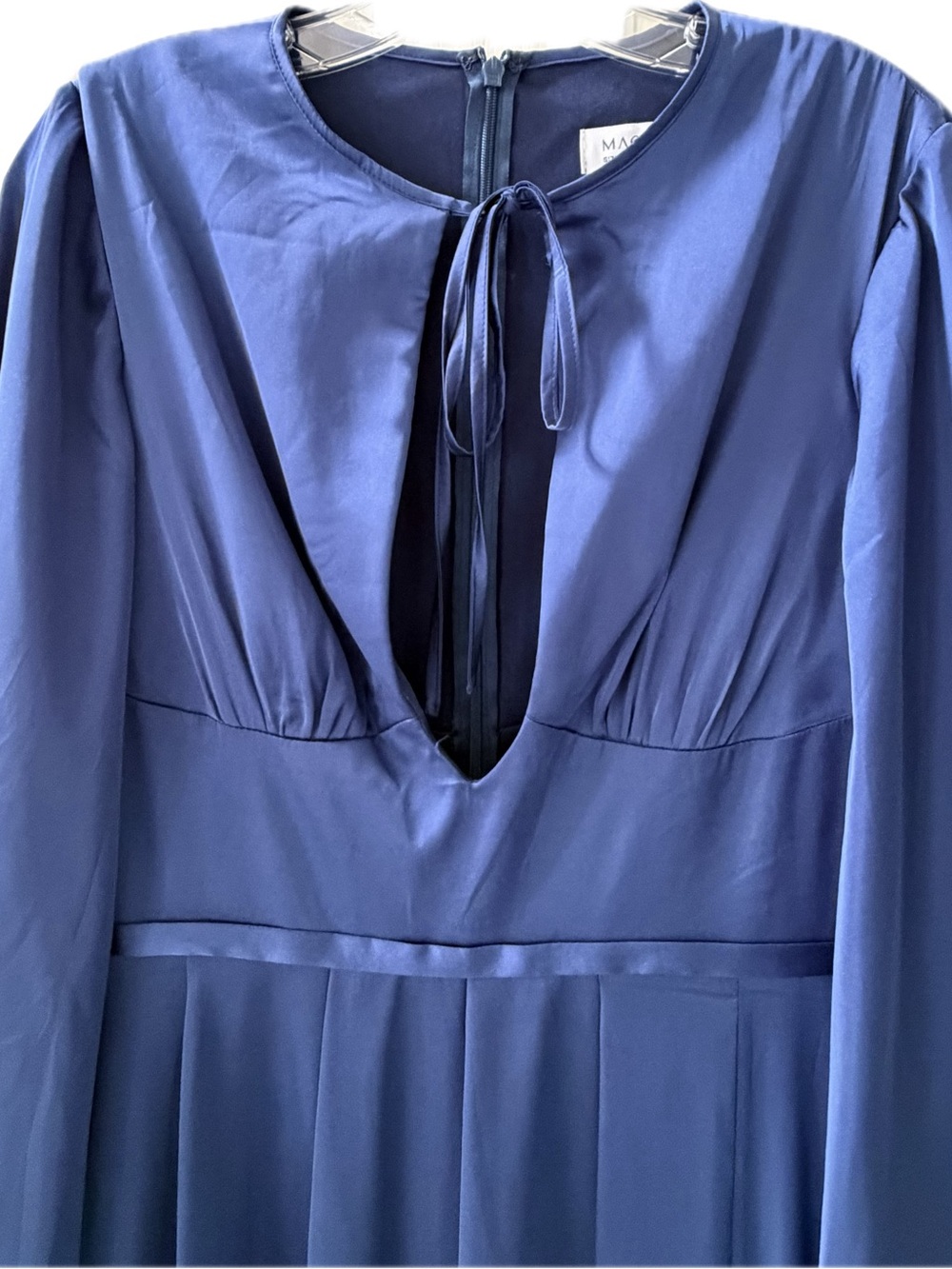 Mac Duggal Women's leena Long Sleeve Keyhole Draped Gown size 6 NWT